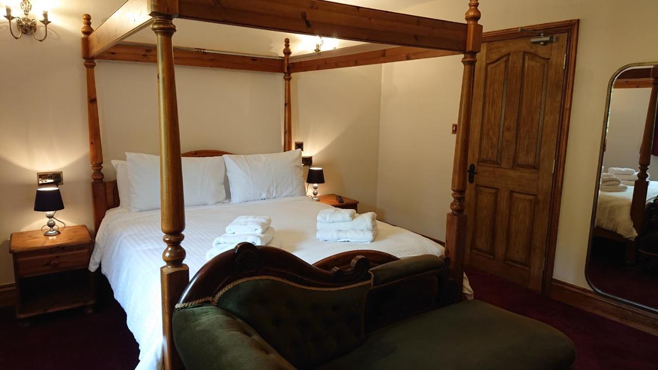 Great Trethew Manor Hotel & Self Catering Lodges 利斯卡德 外观 照片