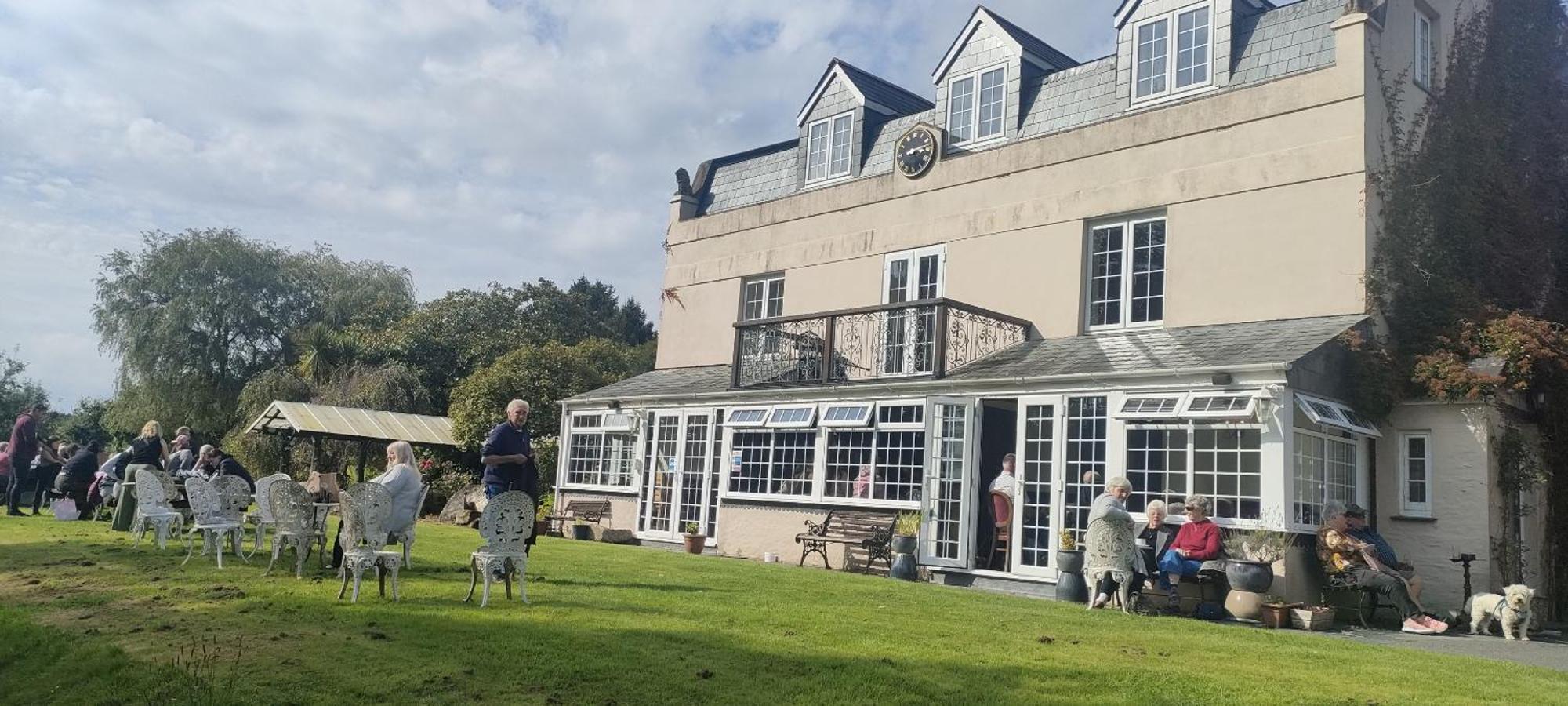 Great Trethew Manor Hotel & Self Catering Lodges 利斯卡德 外观 照片