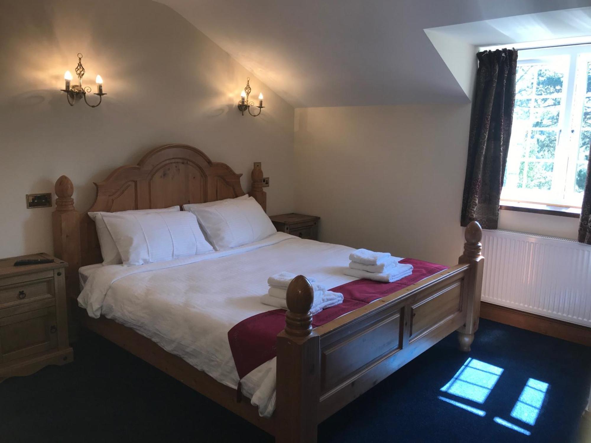 Great Trethew Manor Hotel & Self Catering Lodges 利斯卡德 外观 照片